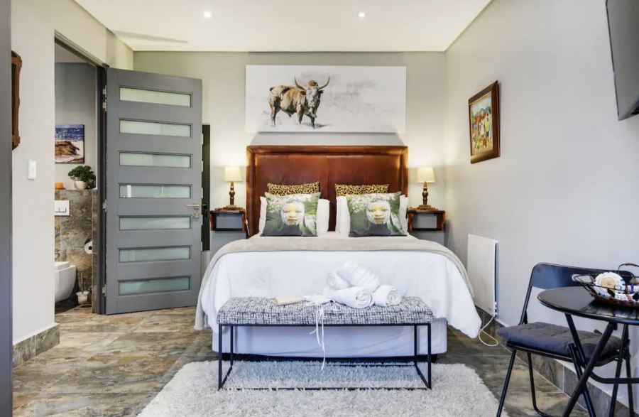 To Let 6 Bedroom Property for Rent in Bakoven Western Cape